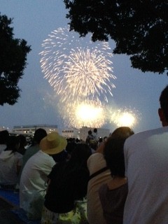 横浜開港祭の花火の穴場「ポートサイド公園」からは本当に花火見える？行き方は？