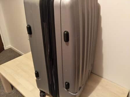 スーツケースの雨対策　ハードとソフトそれぞれのオススメ